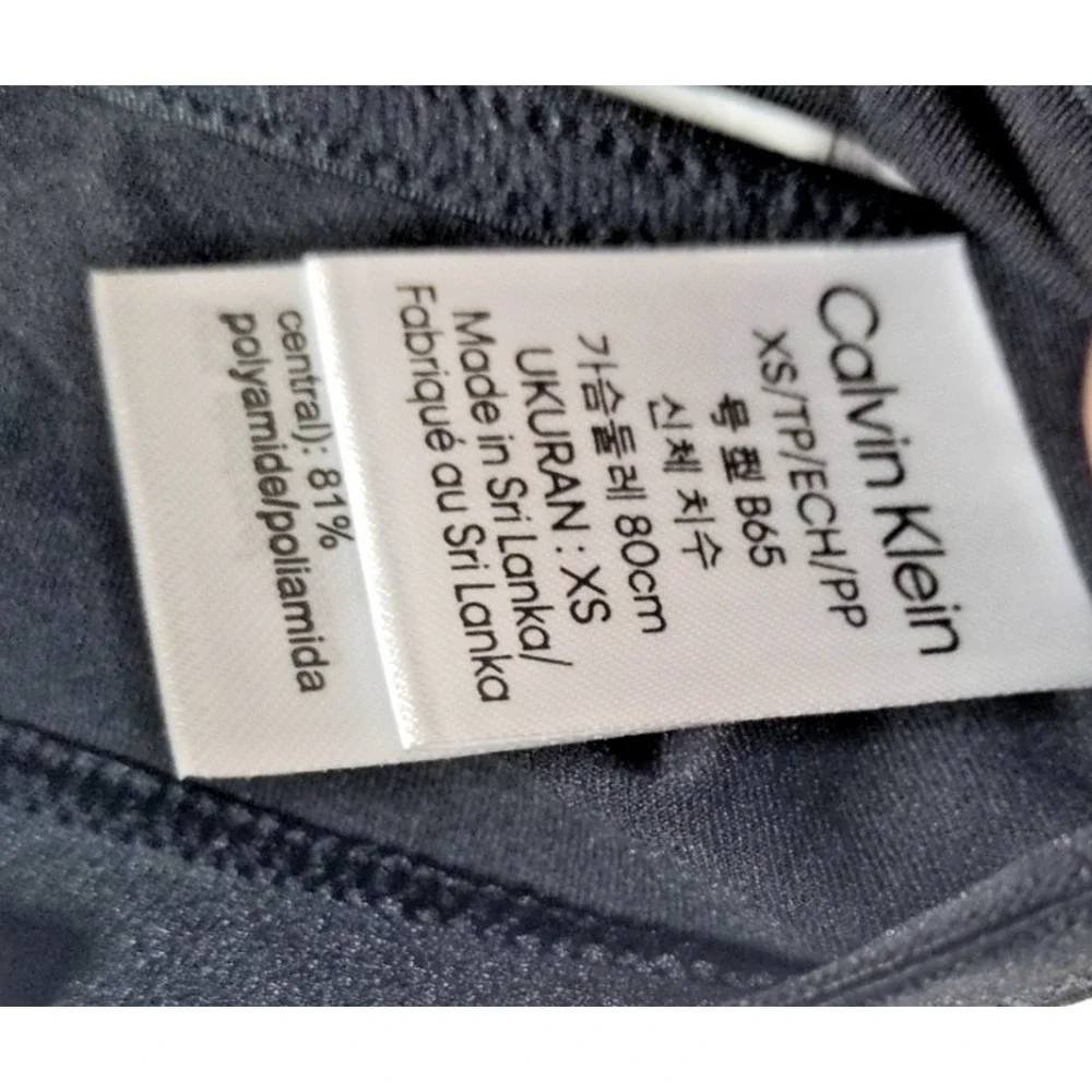 Calvin Klein Women's Form to Body Unlined Bralette QF6757 Black XS Full Coverage